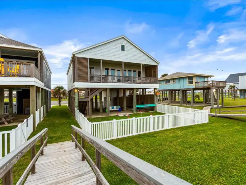 luxury galveston beachfront vacation rental with ocean views and beach access.